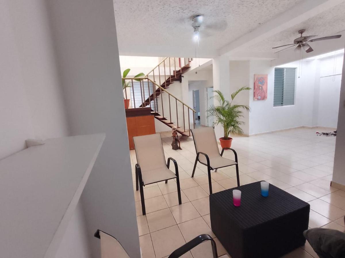 Hostal Los Heroes Antiguo Cuscatlán Exteriör bild